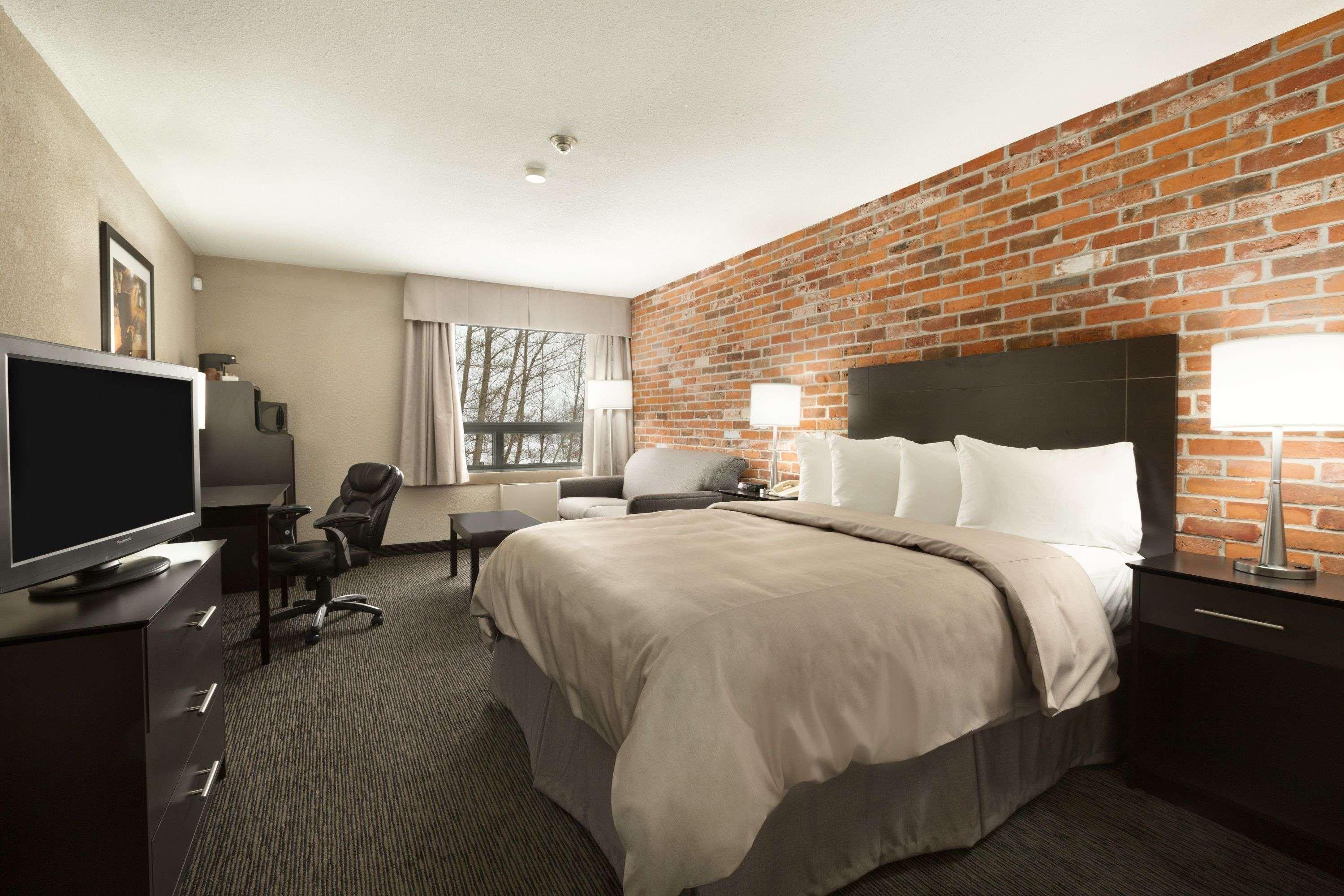 Super 8 By Wyndham Timmins On Hotel Exterior foto
